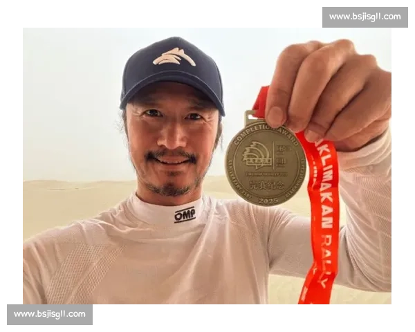 吴京环塔拉力赛狂飙!翻车陷车后逆袭夺赛段冠军