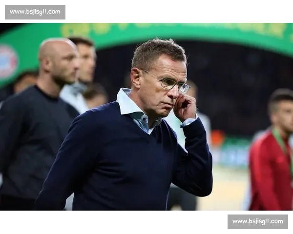 朗尼克曝猛料！阿拉巴重伤前拜仁曾密议签回，休战超 1 年或改写转会史